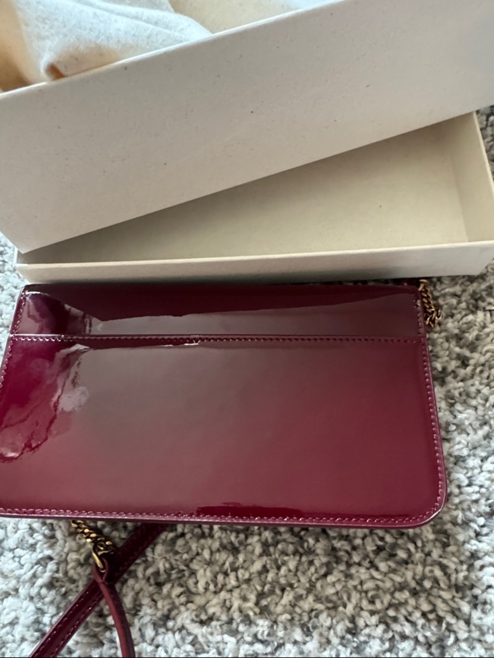 Saint Laurent Kate Shoulder Bag in Grenat Red patent leather - Picture 6 of 6